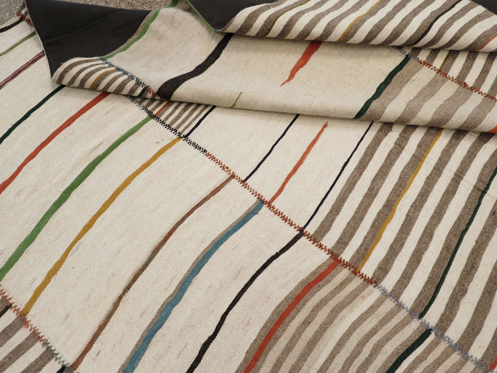 Contemporary Turkish Flatweave Kilim Room Size Carpet, No.31072 - Galerie Shabab