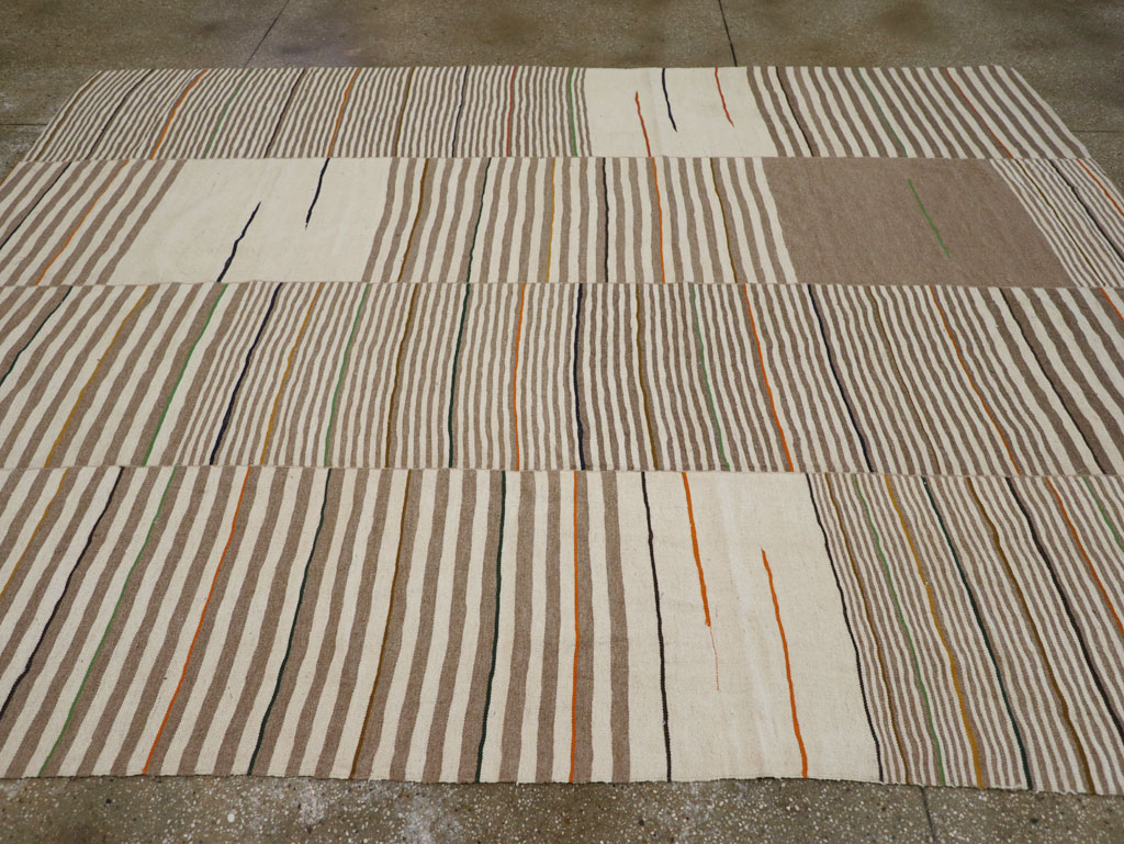 Contemporary Turkish Flatweave Kilim Small Room Size Carpet, No.31073 - Galerie Shabab