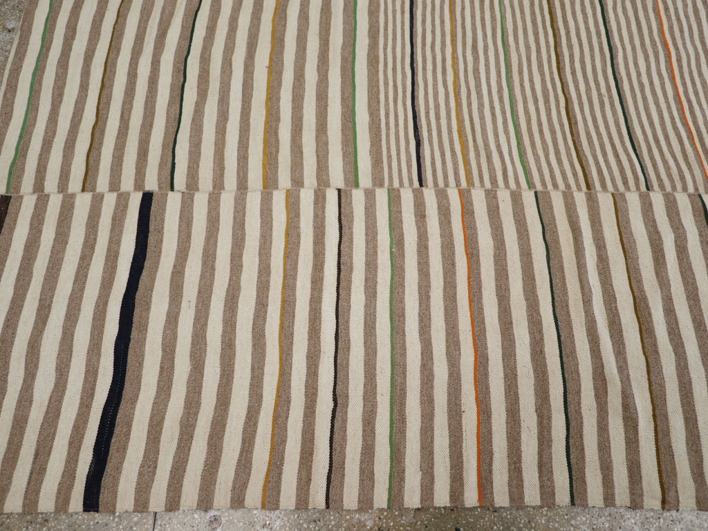 Contemporary Turkish Flatweave Kilim Small Room Size Carpet, No.31073 - Galerie Shabab