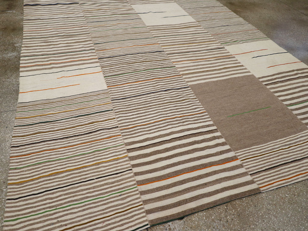 Contemporary Turkish Flatweave Kilim Small Room Size Carpet, No.31073 - Galerie Shabab