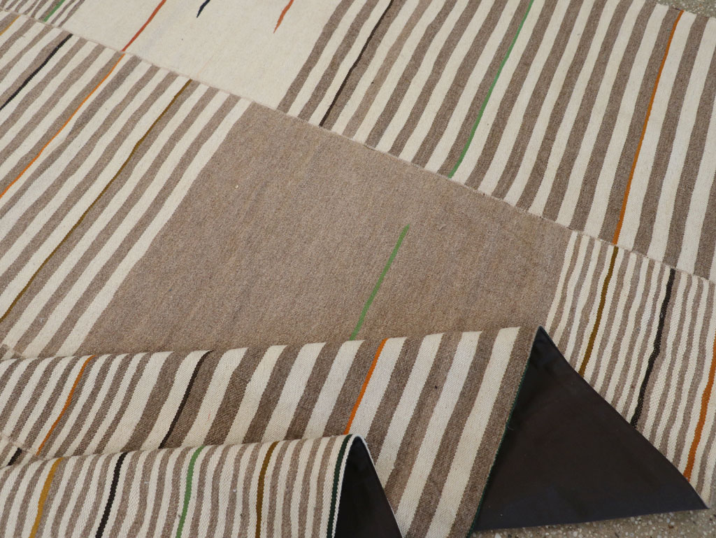 Contemporary Turkish Flatweave Kilim Small Room Size Carpet, No.31073 - Galerie Shabab