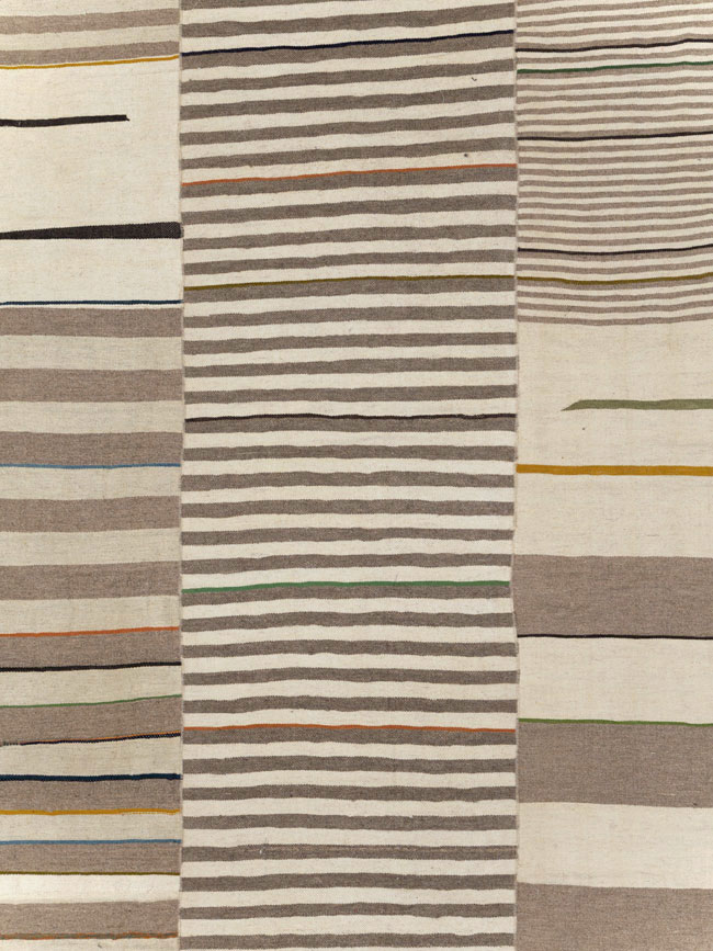 Contemporary Turkish Flatweave Kilim Room Size Carpet, No.31075 - Galerie Shabab