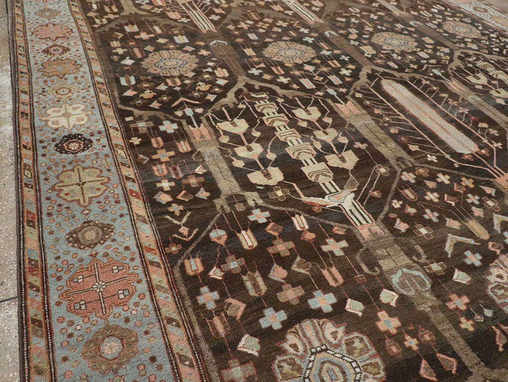 Antique Persian Bakhtiari Large Room Size Carpet, No.31078 - Galerie Shabab