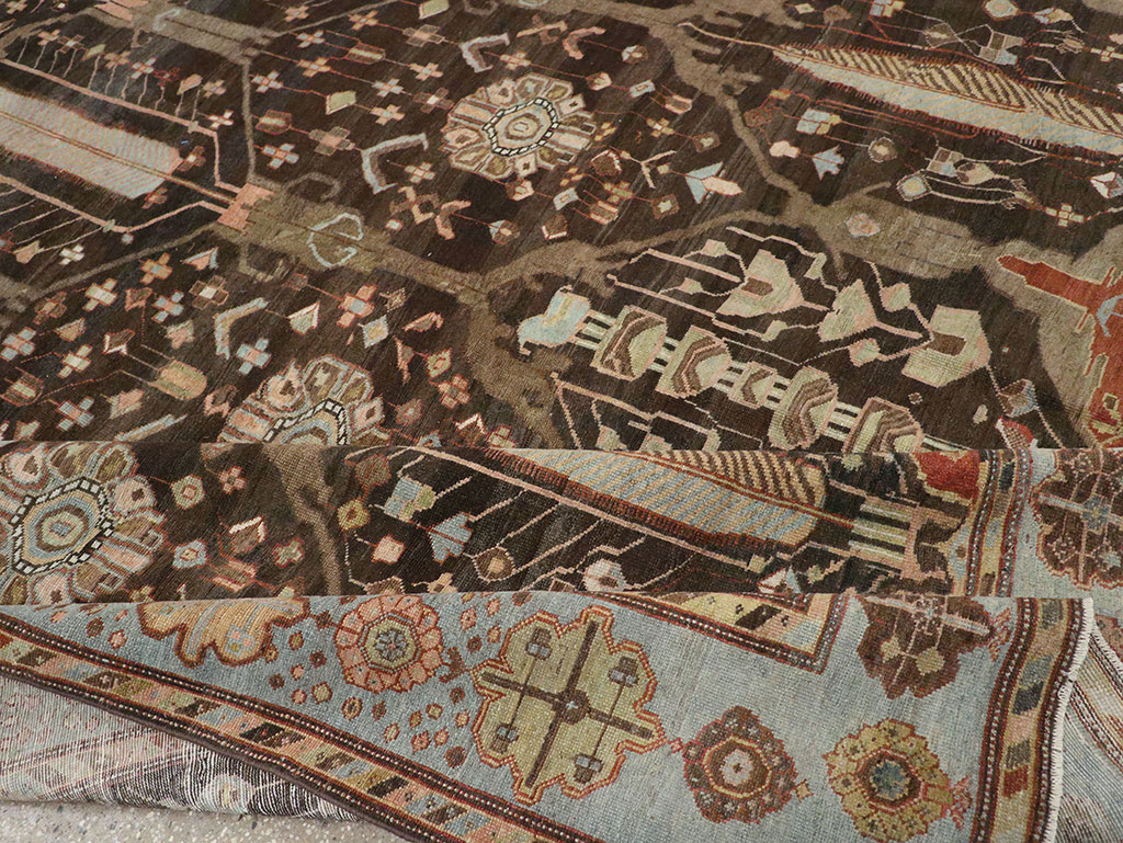 Antique Persian Bakhtiari Large Room Size Carpet, No.31078 - Galerie Shabab