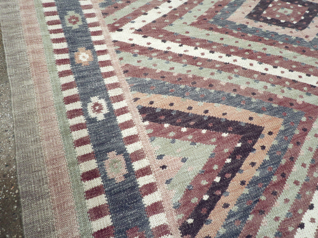 Modern Turkish Flatweave Kilim Room Size Carpet, No.31080 - Galerie Shabab