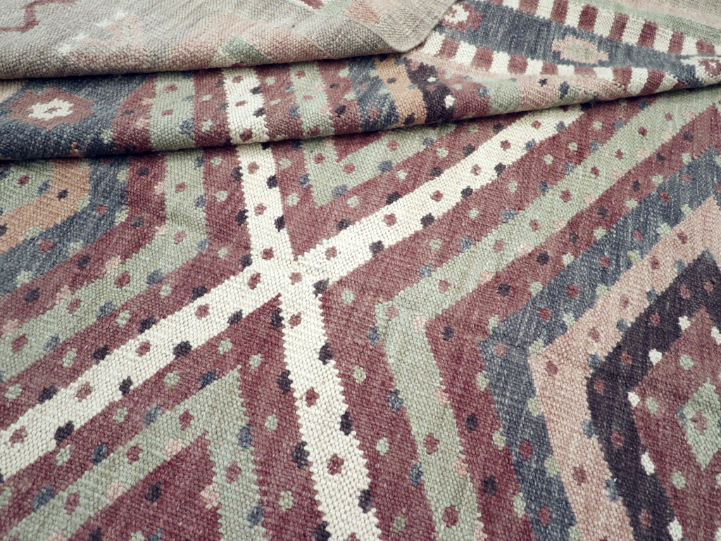 Modern Turkish Flatweave Kilim Room Size Carpet, No.31080 - Galerie Shabab