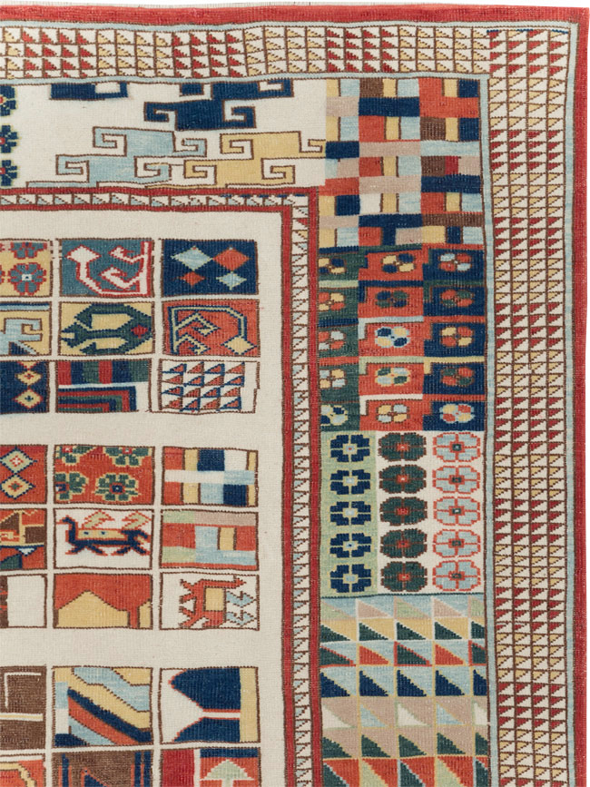 Vintage Turkish Anatolian Accent Carpet, No.31097 - Galerie Shabab