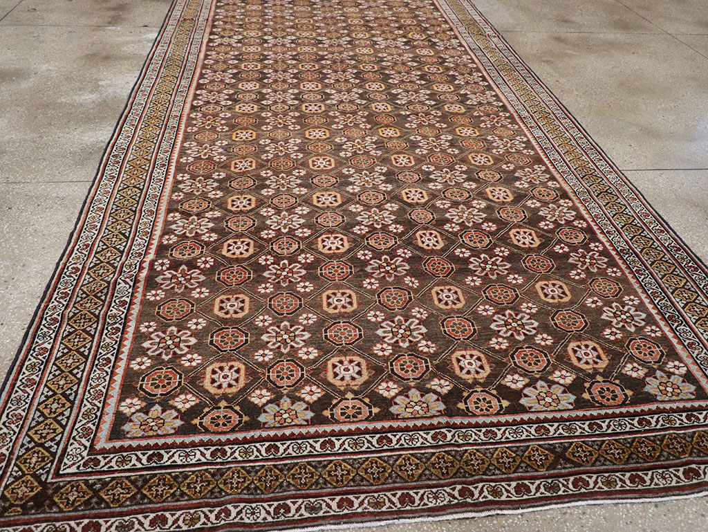Antique Persian Kurd Gallery Carpet, No.31110 - Galerie Shabab