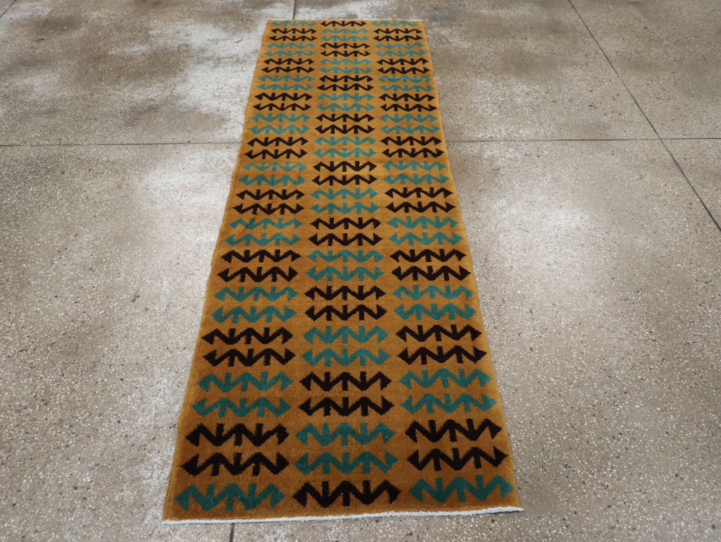 Vintage Turkish Art Deco Style Small Runner, No.31113 - Galerie Shabab