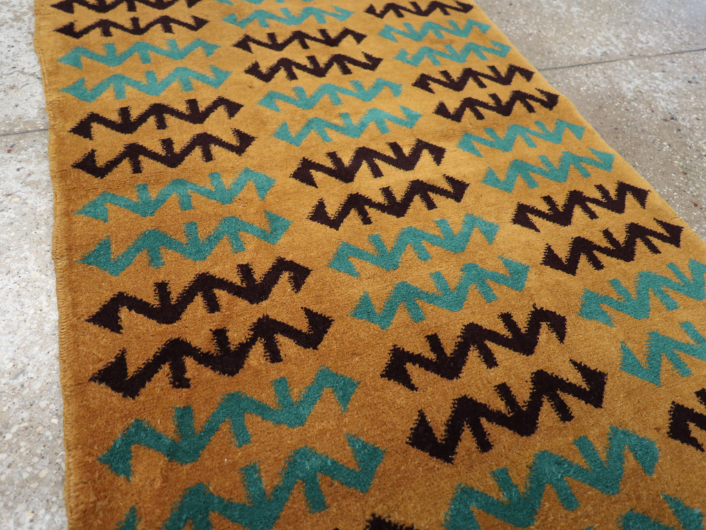 Vintage Turkish Art Deco Style Small Runner, No.31113 - Galerie Shabab