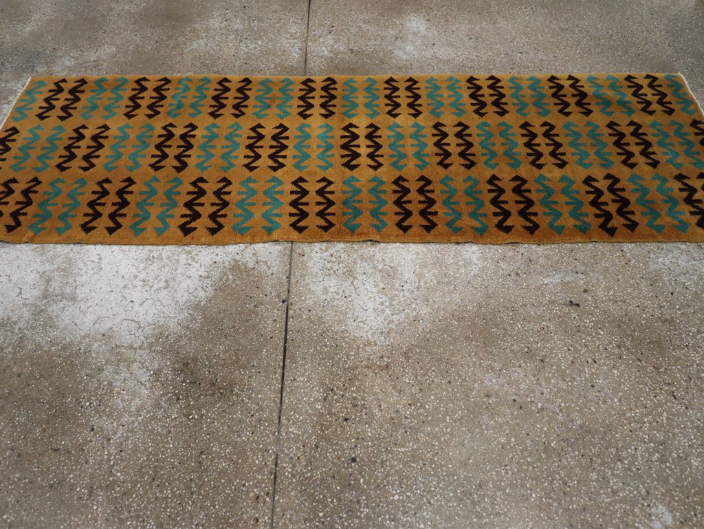 Vintage Turkish Art Deco Style Small Runner, No.31113 - Galerie Shabab