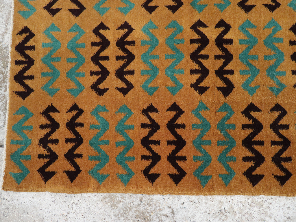 Vintage Turkish Art Deco Style Small Runner, No.31113 - Galerie Shabab