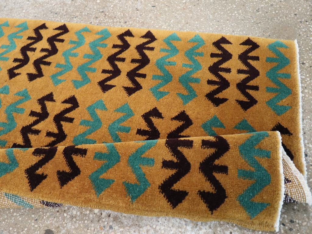 Vintage Turkish Art Deco Style Small Runner, No.31113 - Galerie Shabab