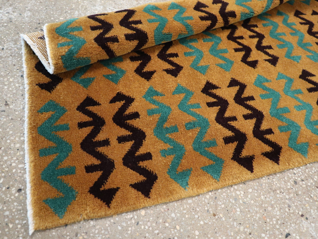 Vintage Turkish Art Deco Style Small Runner, No.31113 - Galerie Shabab