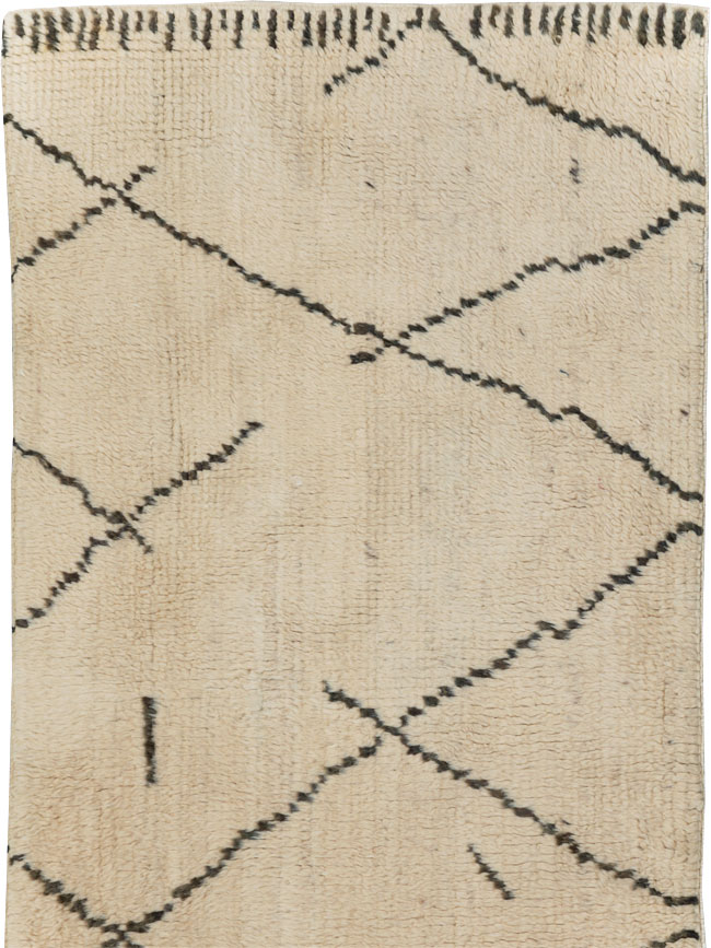 Contemporary Moroccan Runner, No.31114 - Galerie Shabab