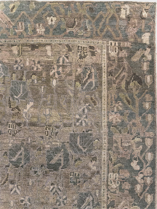 Antique Persian Bakhtiari Gallery Carpet, No.31115 - Galerie Shabab