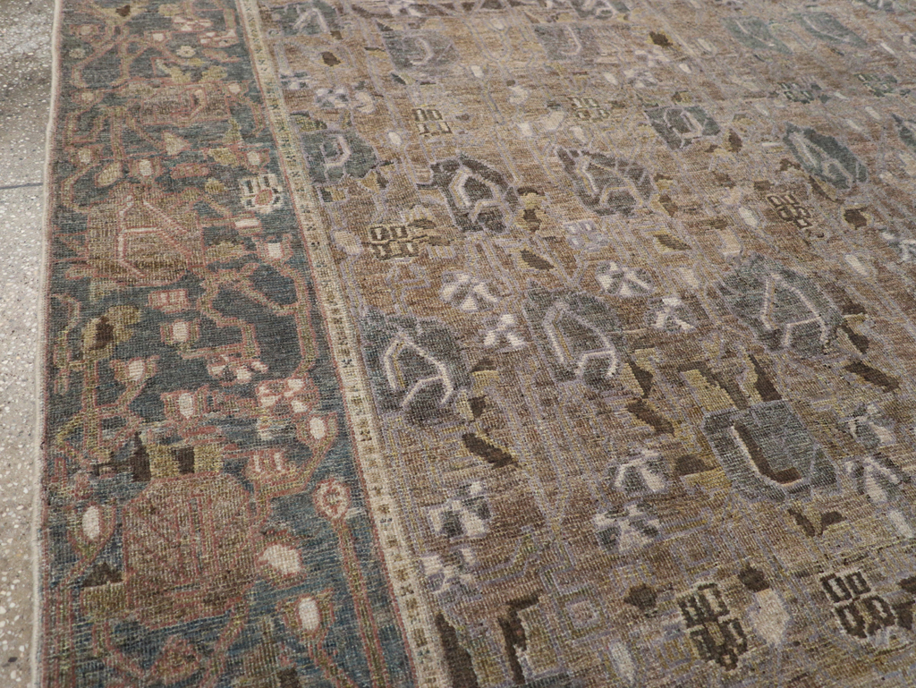 Antique Persian Bakhtiari Gallery Carpet, No.31115 - Galerie Shabab