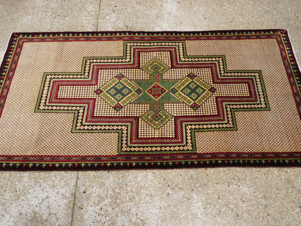 Vintage Persian Mashad Throw Rug, No.31118 - Galerie Shabab