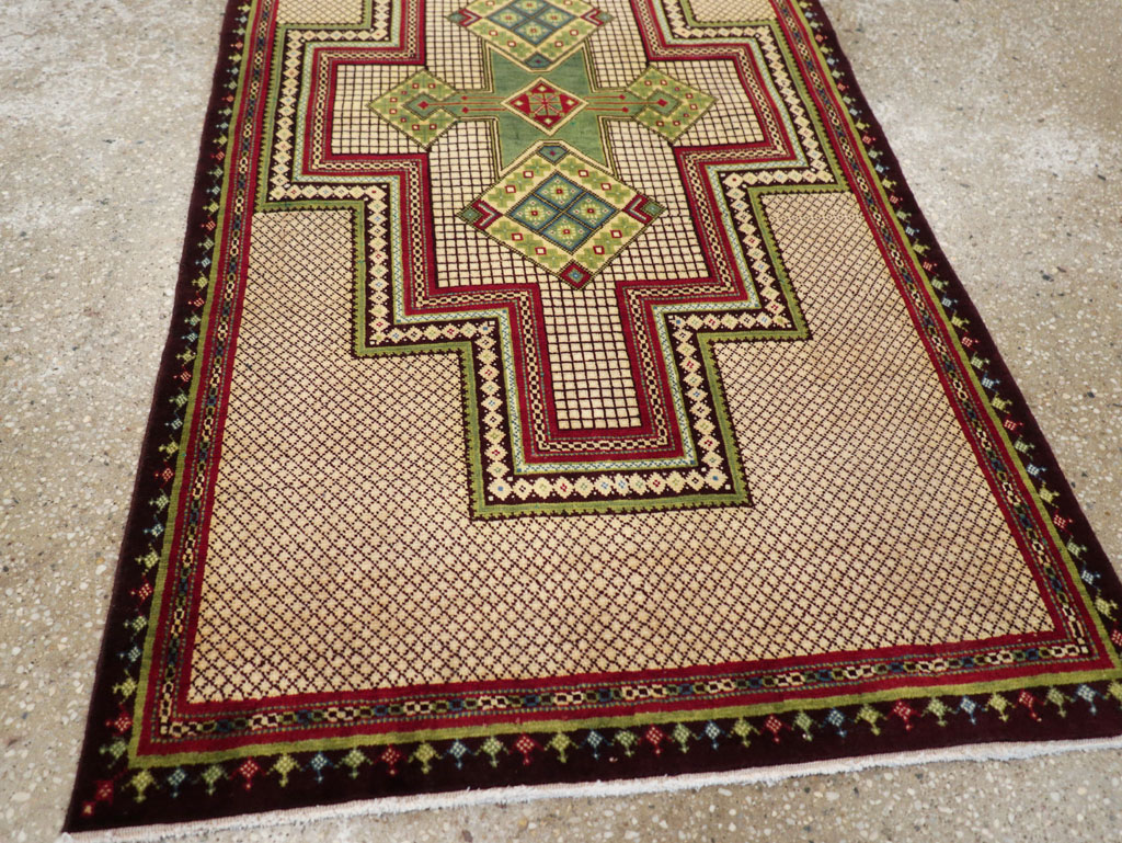 Vintage Persian Mashad Throw Rug, No.31118 - Galerie Shabab
