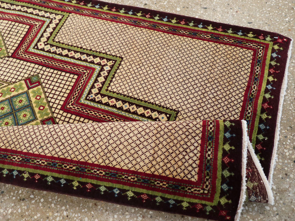 Vintage Persian Mashad Throw Rug, No.31118 - Galerie Shabab