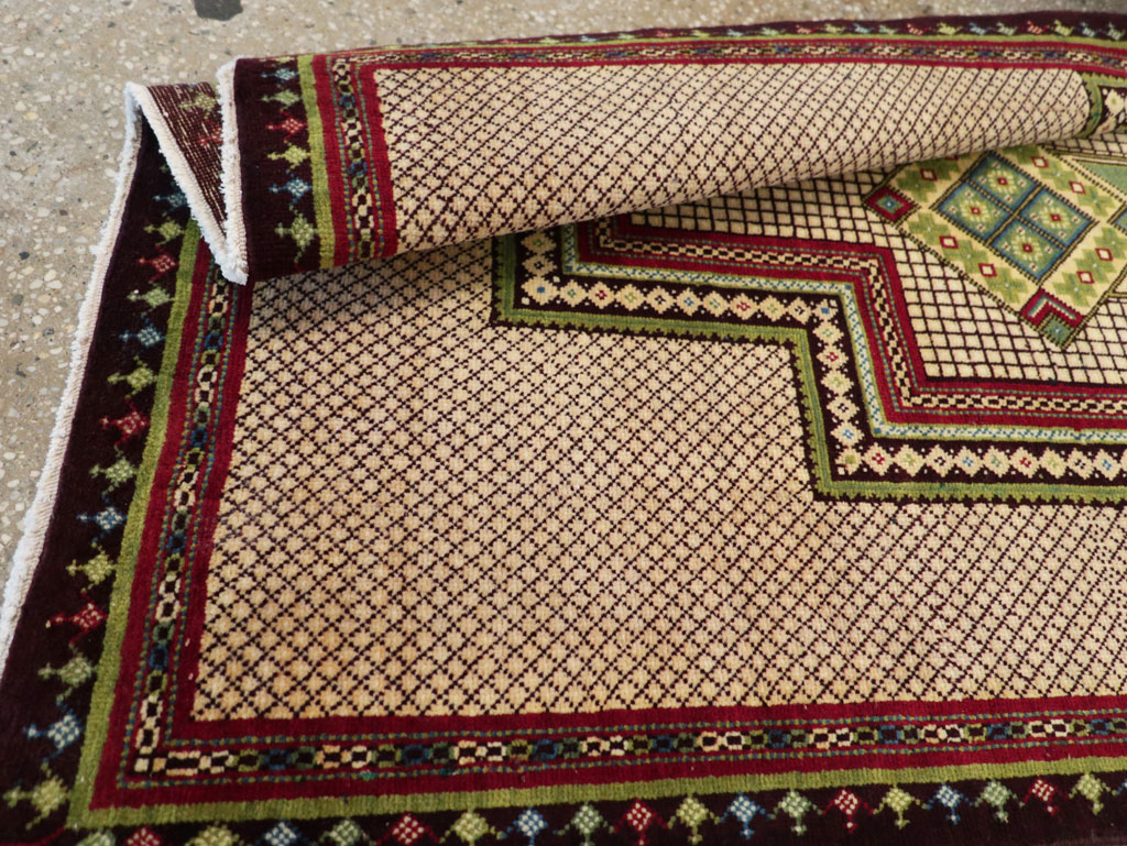 Vintage Persian Mashad Throw Rug, No.31118 - Galerie Shabab