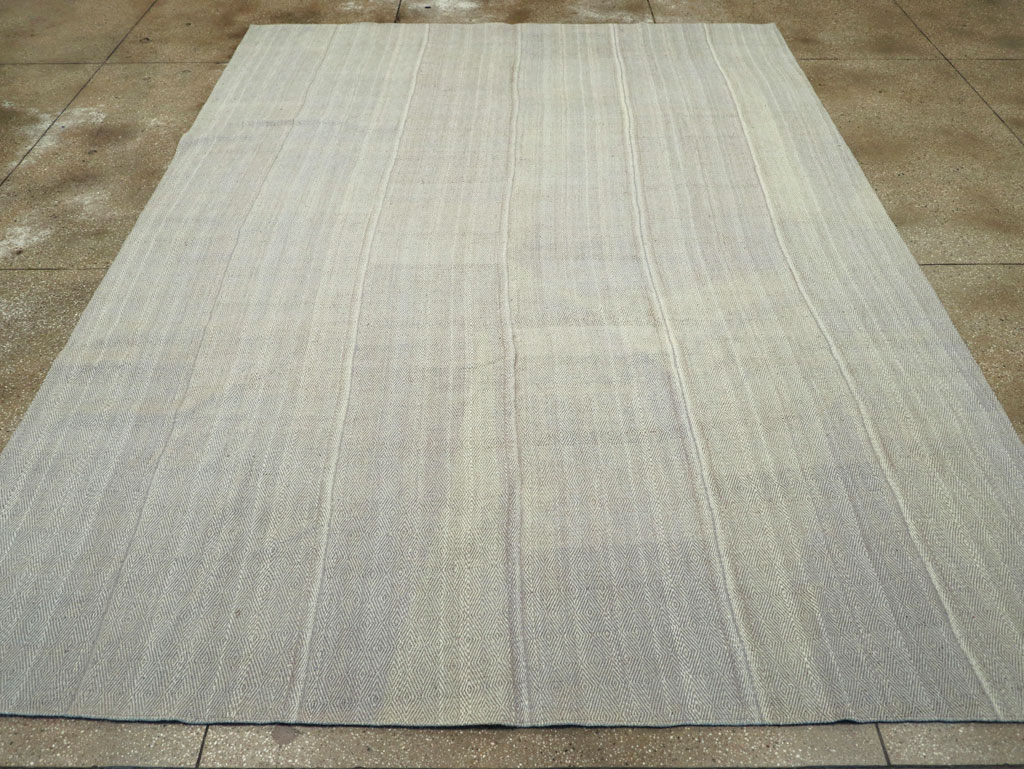 Contemporary Turkish Flatweave Kilim Room Size Carpet, No.31122 - Galerie Shabab