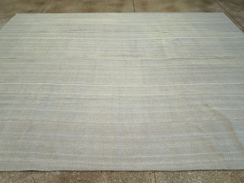 Contemporary Turkish Flatweave Kilim Room Size Carpet, No.31122 - Galerie Shabab