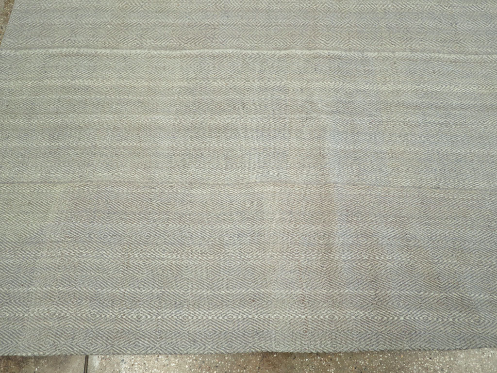 Contemporary Turkish Flatweave Kilim Room Size Carpet, No.31122 - Galerie Shabab