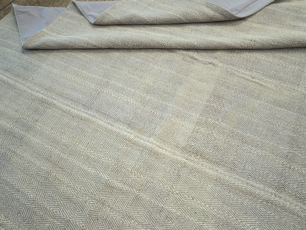 Contemporary Turkish Flatweave Kilim Room Size Carpet, No.31122 - Galerie Shabab