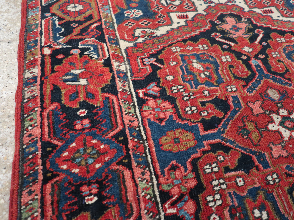 Antique Persian Heriz Throw Rug, No.31124 - Galerie Shabab