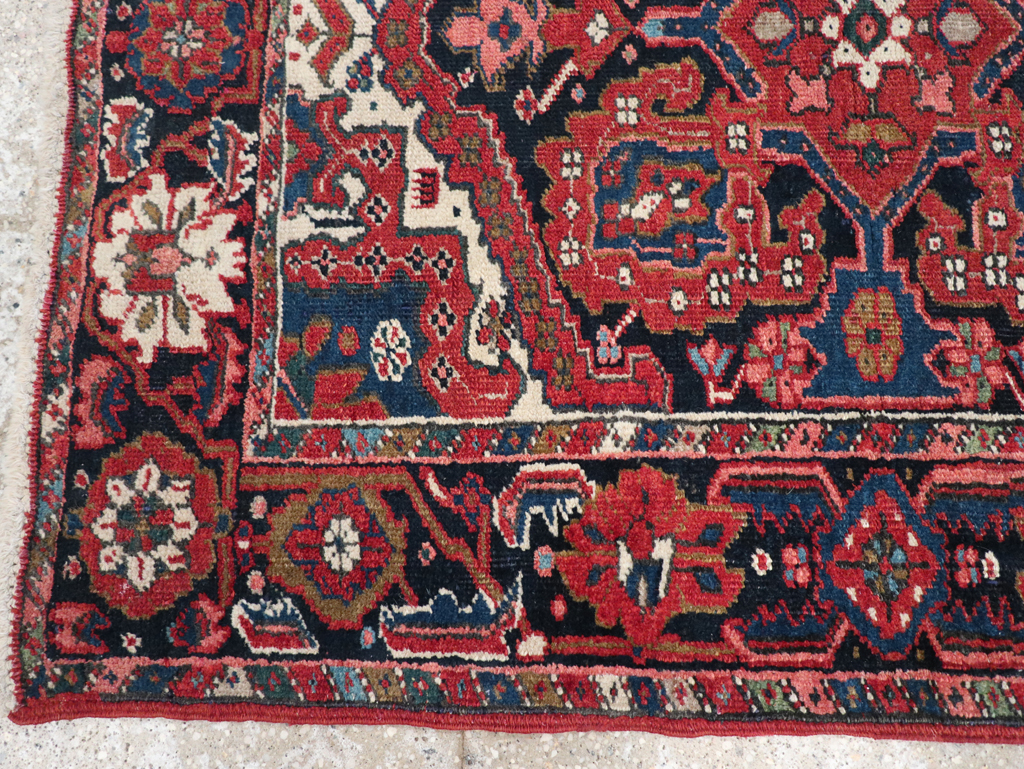 Antique Persian Heriz Throw Rug, No.31124 - Galerie Shabab