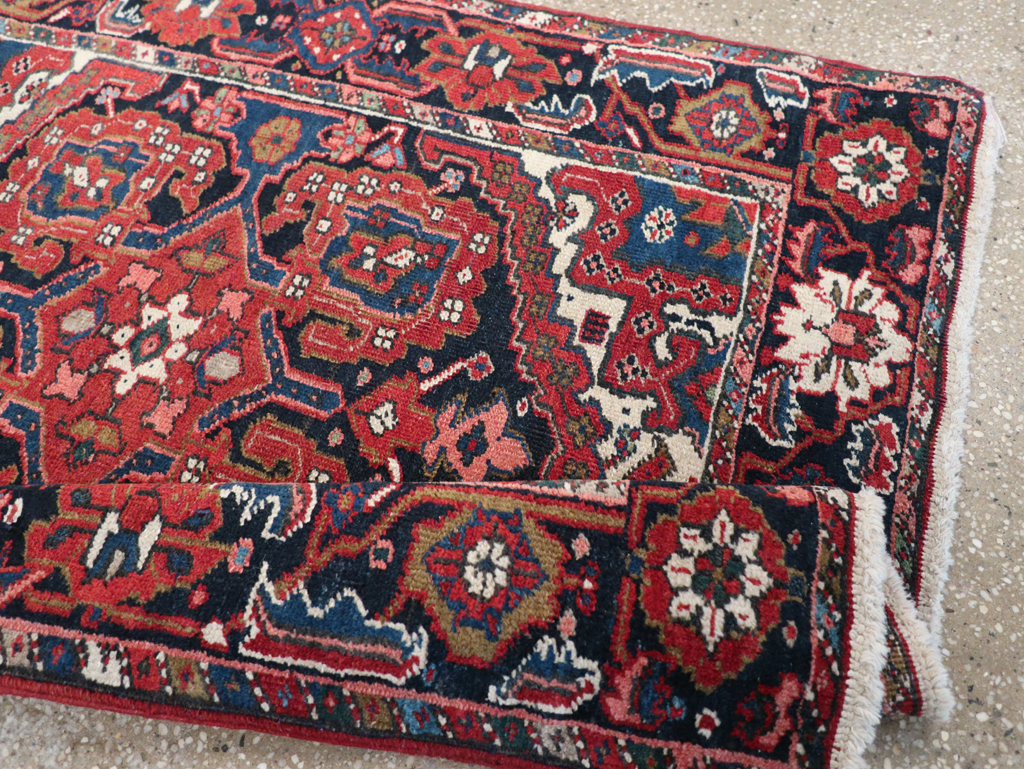 Antique Persian Heriz Throw Rug, No.31124 - Galerie Shabab