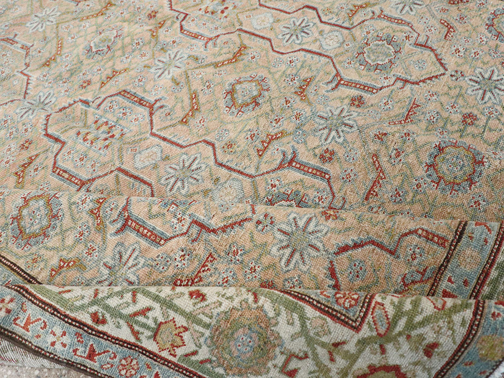Antique Persian Malayer Accent Carpet, No.31131 - Galerie Shabab