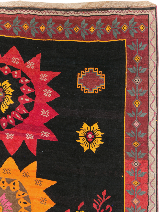 Vintage Turkish Anatolian Large Tribal Room Size Carpet, No.31139 - Galerie Shabab