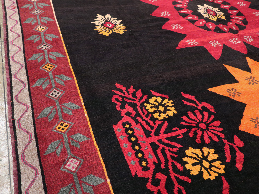 Vintage Turkish Anatolian Large Tribal Room Size Carpet, No.31139 - Galerie Shabab