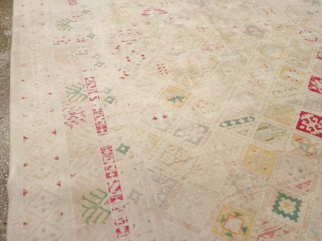 Vintage Turkish Anatolian Accent Carpet, No.31140 - Galerie Shabab