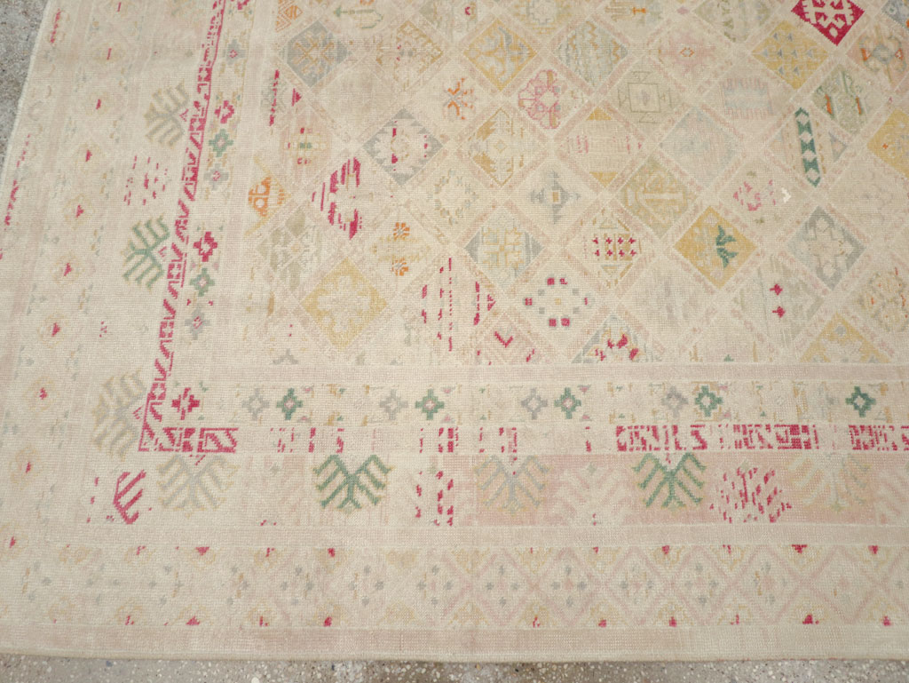 Vintage Turkish Anatolian Accent Carpet, No.31140 - Galerie Shabab