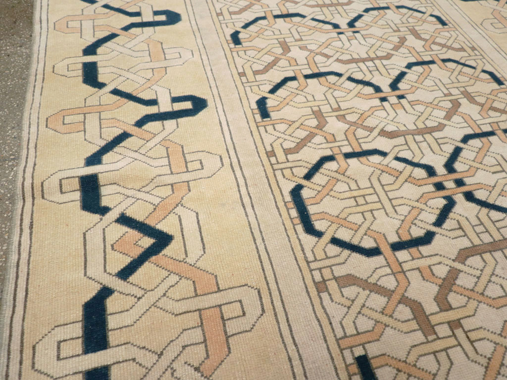 Vintage Turkish Anatolian Art Deco Style Accent Rug, No.31142 - Galerie Shabab