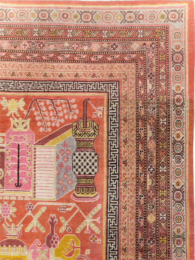 Antique East Turkestan Vase Khotan Small Room Size Carpet, No.31144 - Galerie Shabab