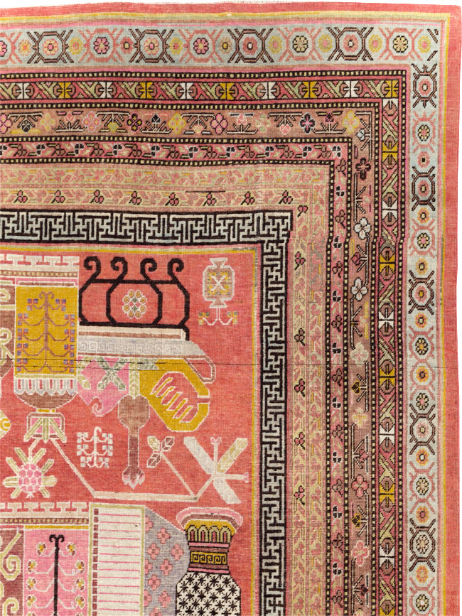 Antique East Turkestan Vase Khotan Small Room Size Carpet, No.31144 - Galerie Shabab