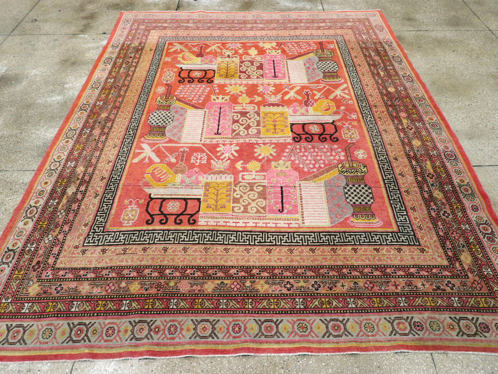 Antique East Turkestan Vase Khotan Small Room Size Carpet, No.31144 - Galerie Shabab