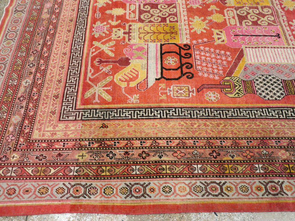 Antique East Turkestan Vase Khotan Small Room Size Carpet, No.31144 - Galerie Shabab