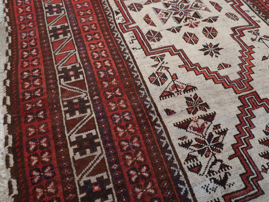 Vintage Persian Baluch Accent Rug, No.31147 - Galerie Shabab