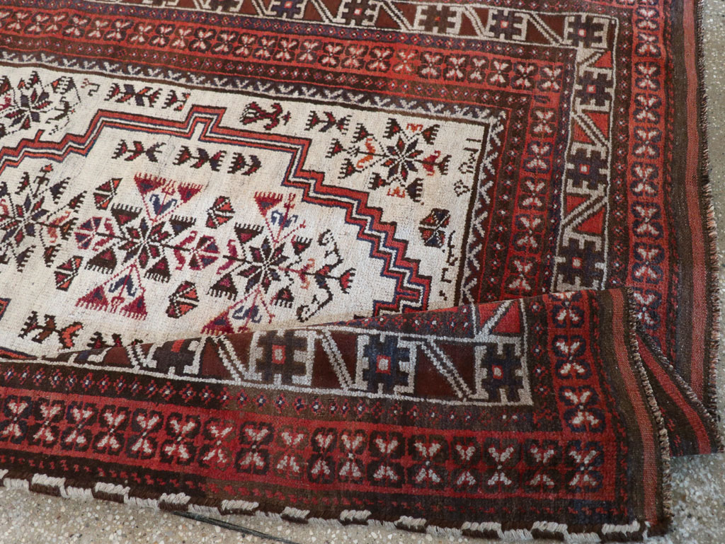 Vintage Persian Baluch Accent Rug, No.31147 - Galerie Shabab
