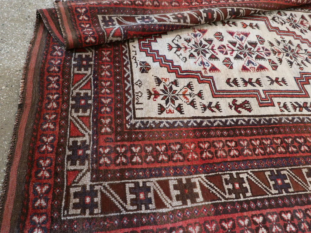 Vintage Persian Baluch Accent Rug, No.31147 - Galerie Shabab