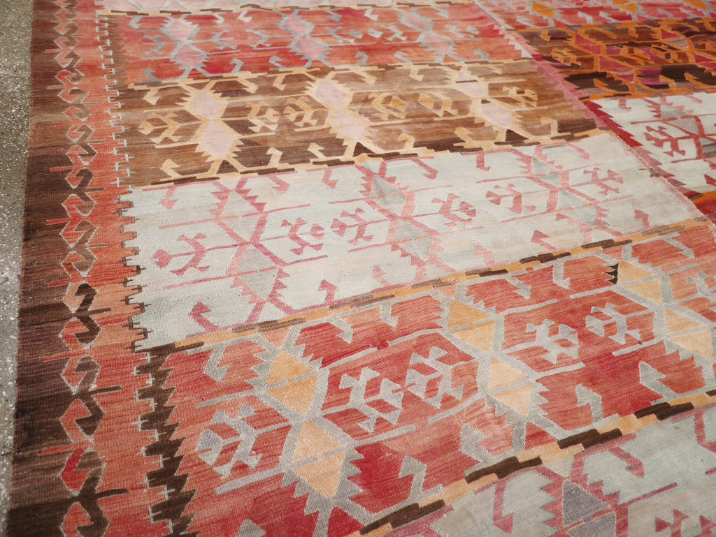 Vintage Turkish Flatweave Kilim Room Size Carpet, No.31152 - Galerie Shabab