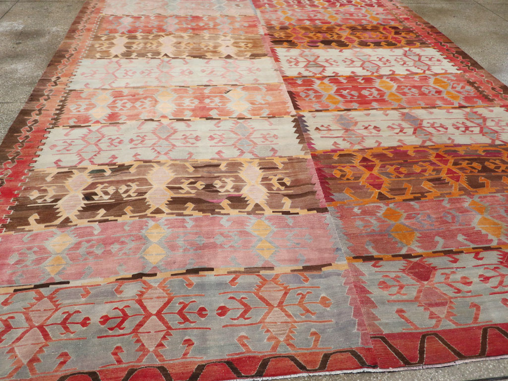 Vintage Turkish Flatweave Kilim Room Size Carpet, No.31152 - Galerie Shabab