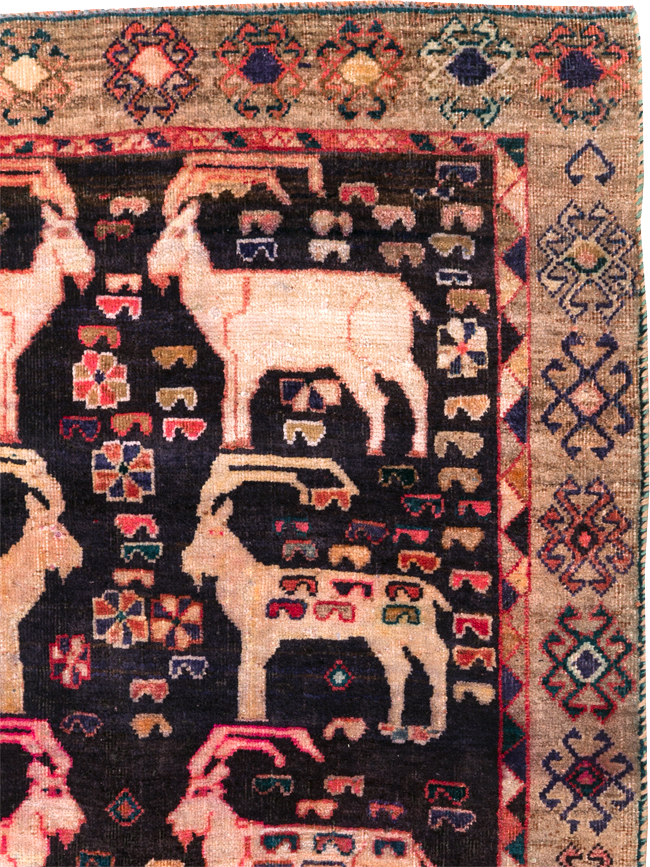 Vintage Pictorial Persian Shiraz Rug, No.31154 - Galerie Shabab