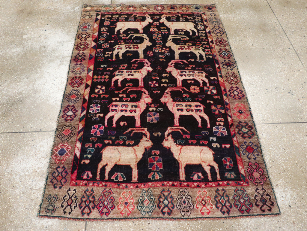 Vintage Pictorial Persian Shiraz Rug, No.31154 - Galerie Shabab