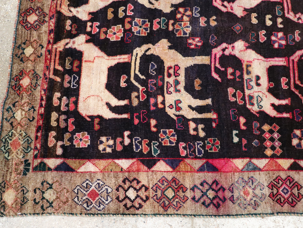 Vintage Pictorial Persian Shiraz Rug, No.31154 - Galerie Shabab